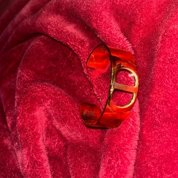 Vintage fashion gold statement Bangle bracelet - Picture 5 of 9